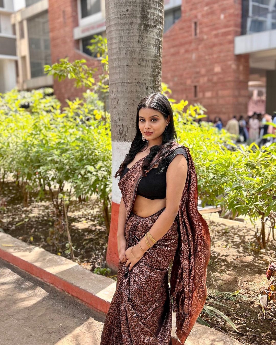 Black lichi silk jacquard work stylish party wear saree