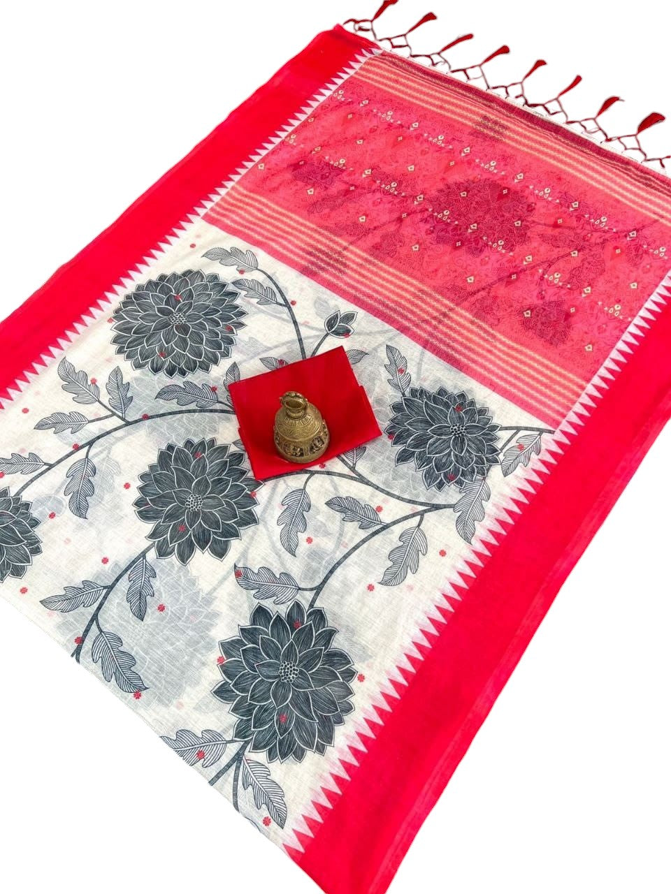 White Linen Cotton Digital Printed Casual Wear Saree