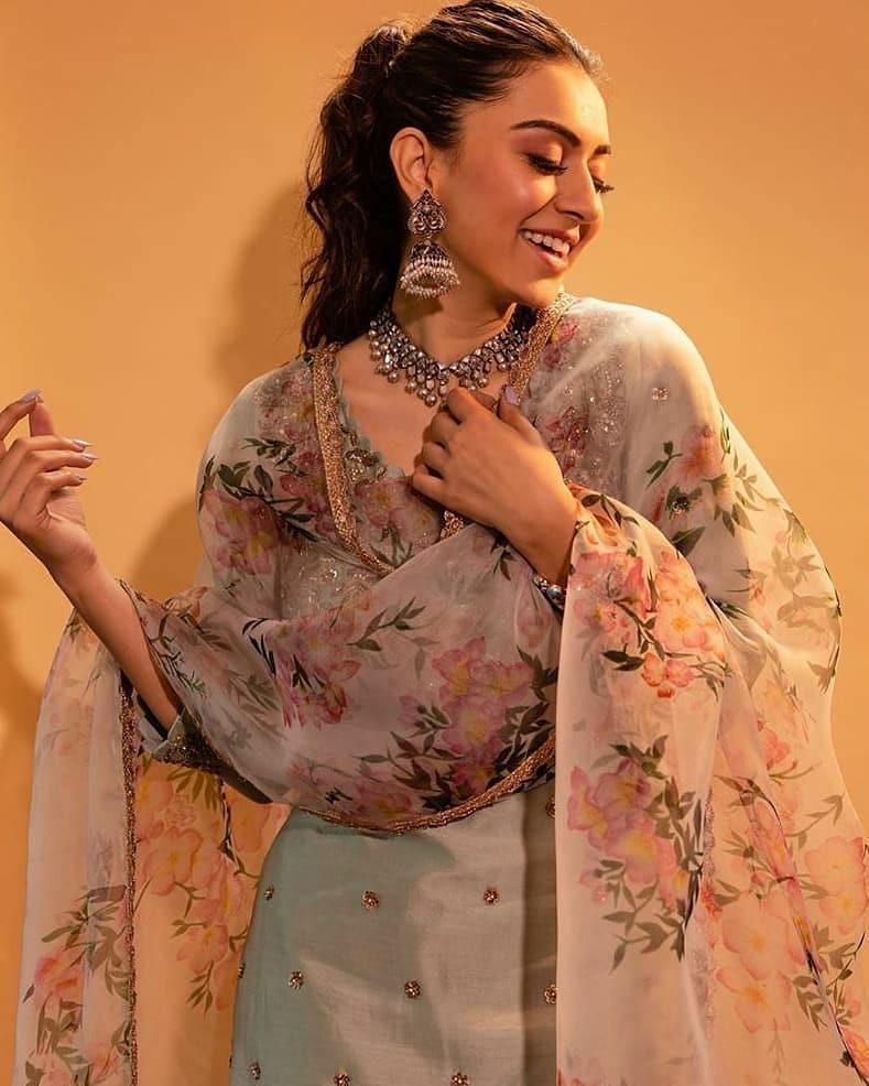 Beige grey bambu tapeta silk salwar suit