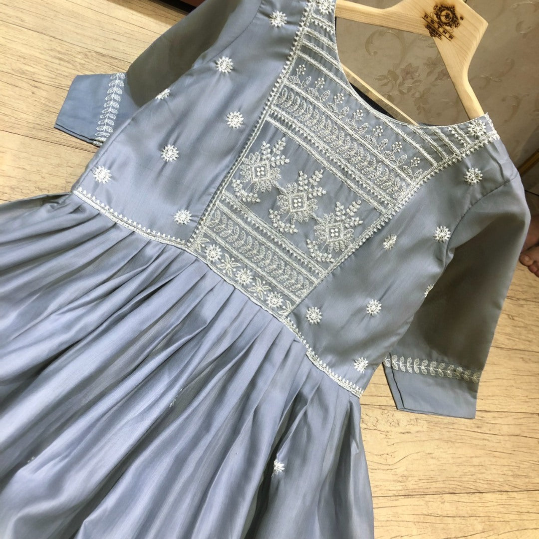 Grey cotton thread embroidered lucknowi kurti