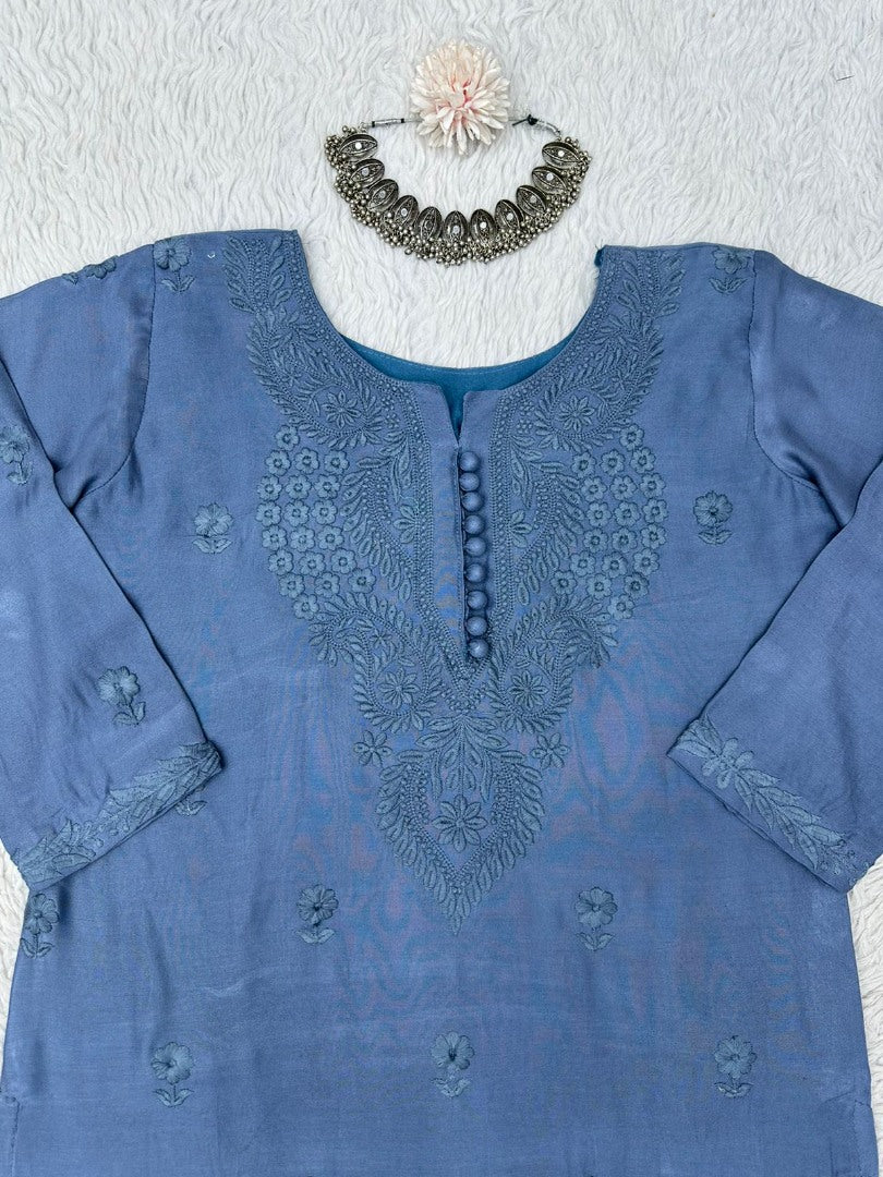 Grey muslin thread work pant suit