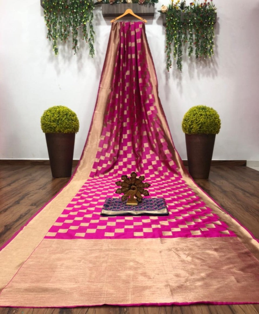 Pink banarasi silk jacquard work saree