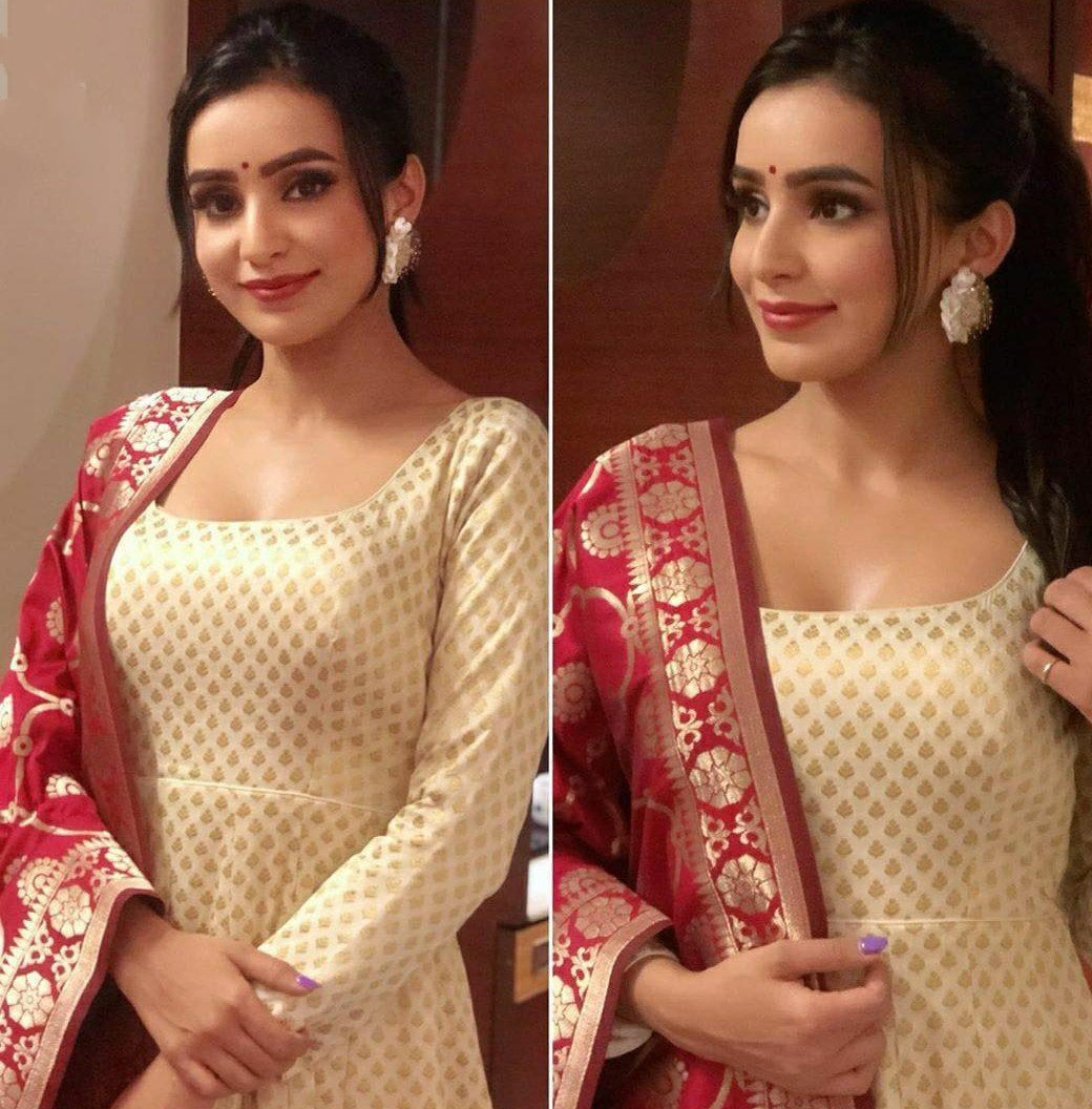 White banarasi jacquard weaving work ceremonial gown