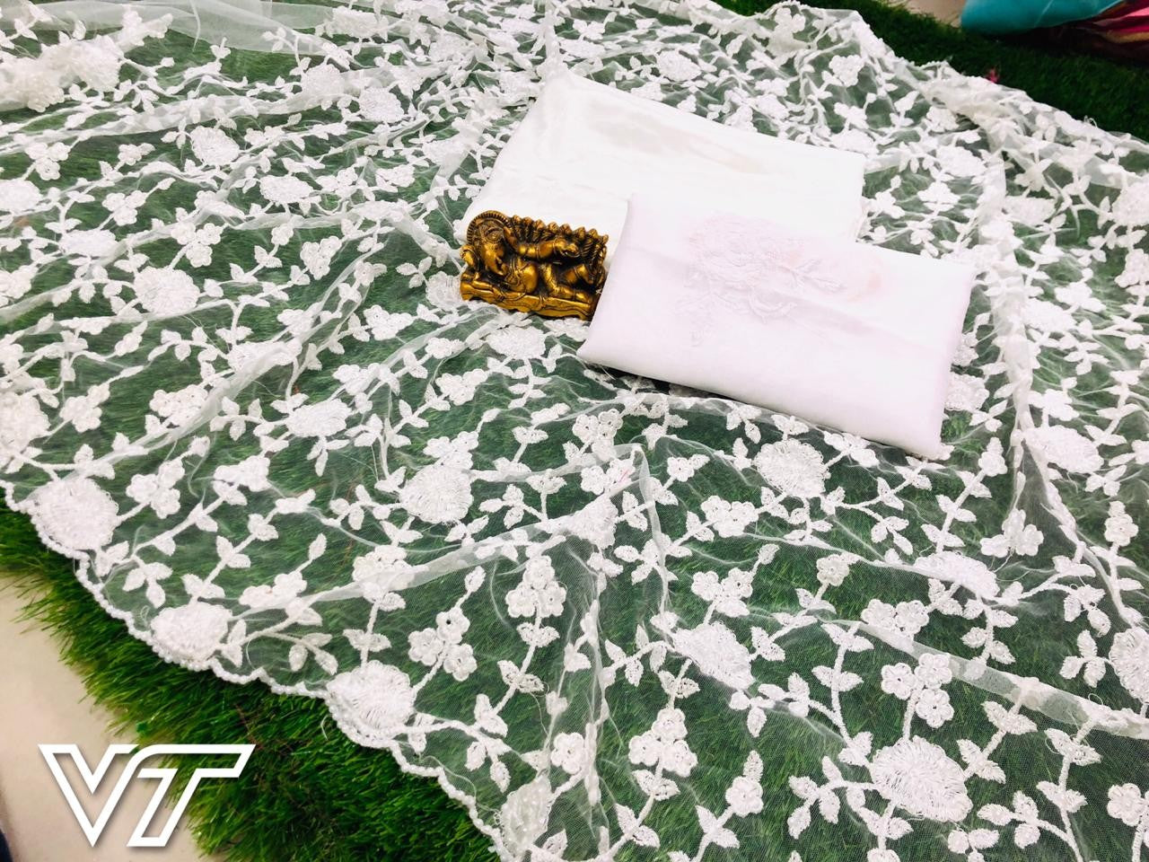 White pure net multy thread heavy ceremonial saree