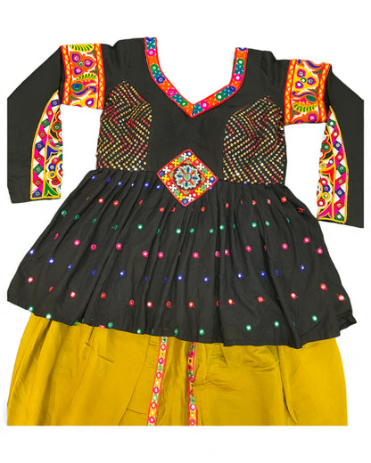 Black yellow rayon gamthi kedia navratri gujarati garba dhoti dadiya dress