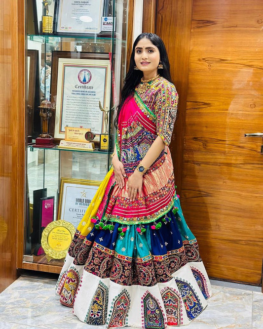 Multicolor cotton gujarati garba navratri lehenga ghagra chaniya choli
