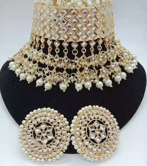 Alloy gold plated pearls and kundan chocker Jewellery Set