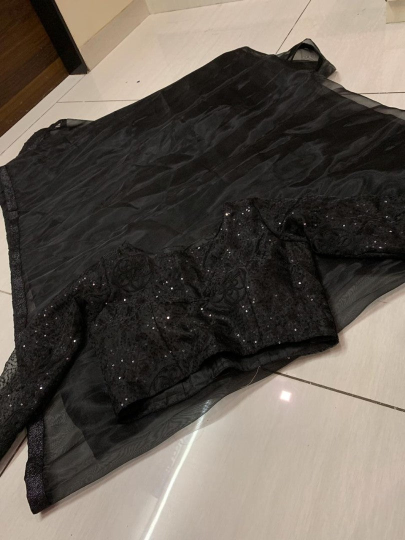 deepika padukon Black partywear saree