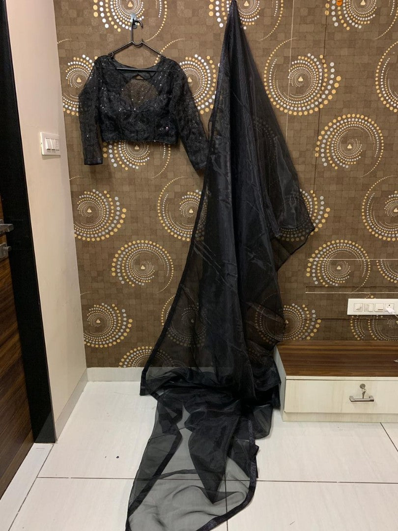 deepika padukon Black partywear saree