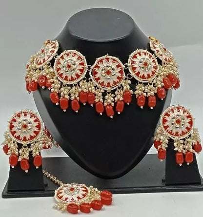 Gold plated alloy necklace with maang tika