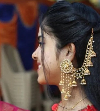 Gold plated pearls earrings with chain
