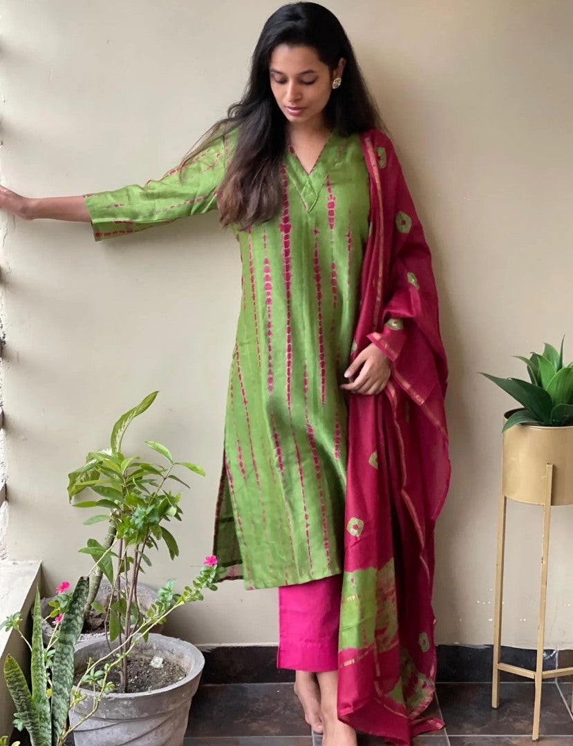 Green tapeta silk printed pant salwar suit