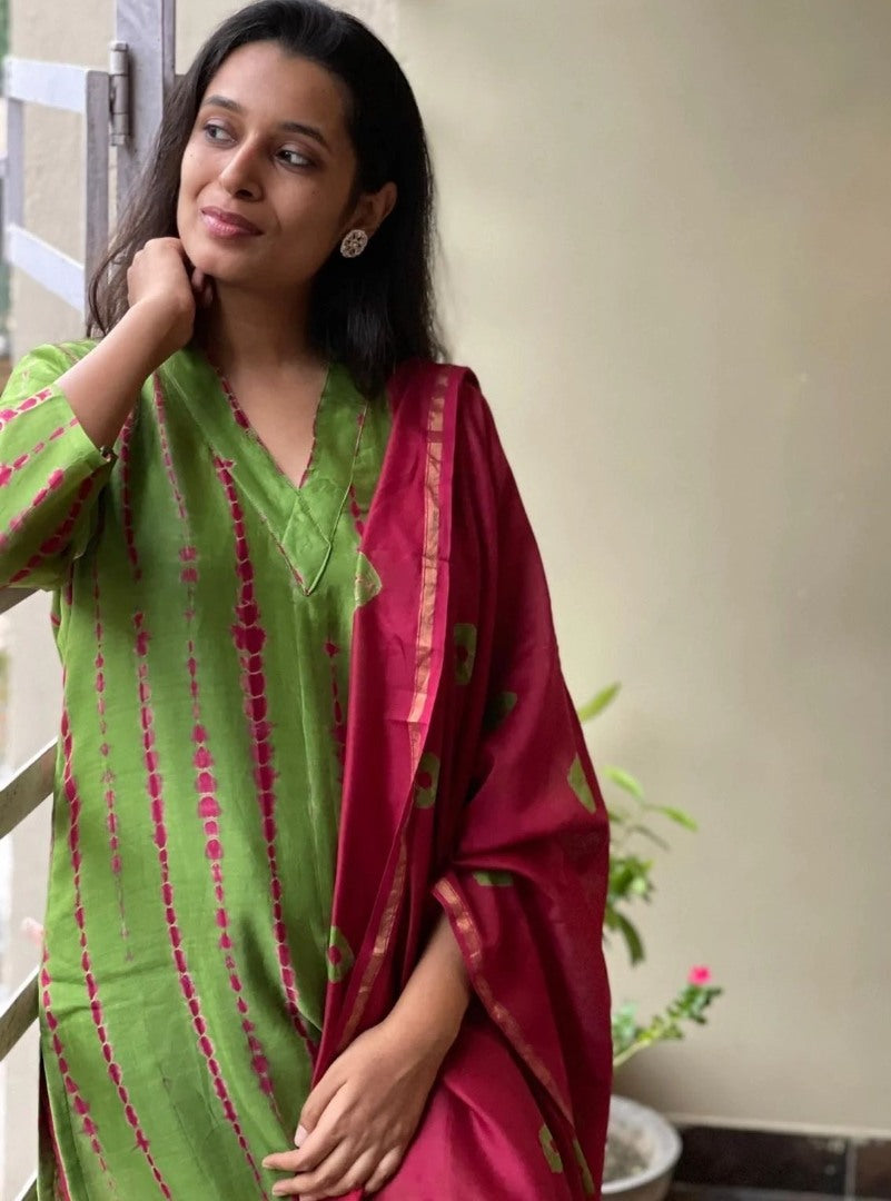 Green tapeta silk printed pant salwar suit