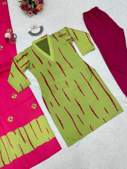 Green tapeta silk printed pant salwar suit