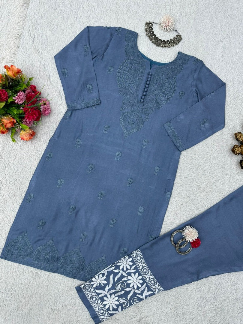 Grey muslin thread work pant suit
