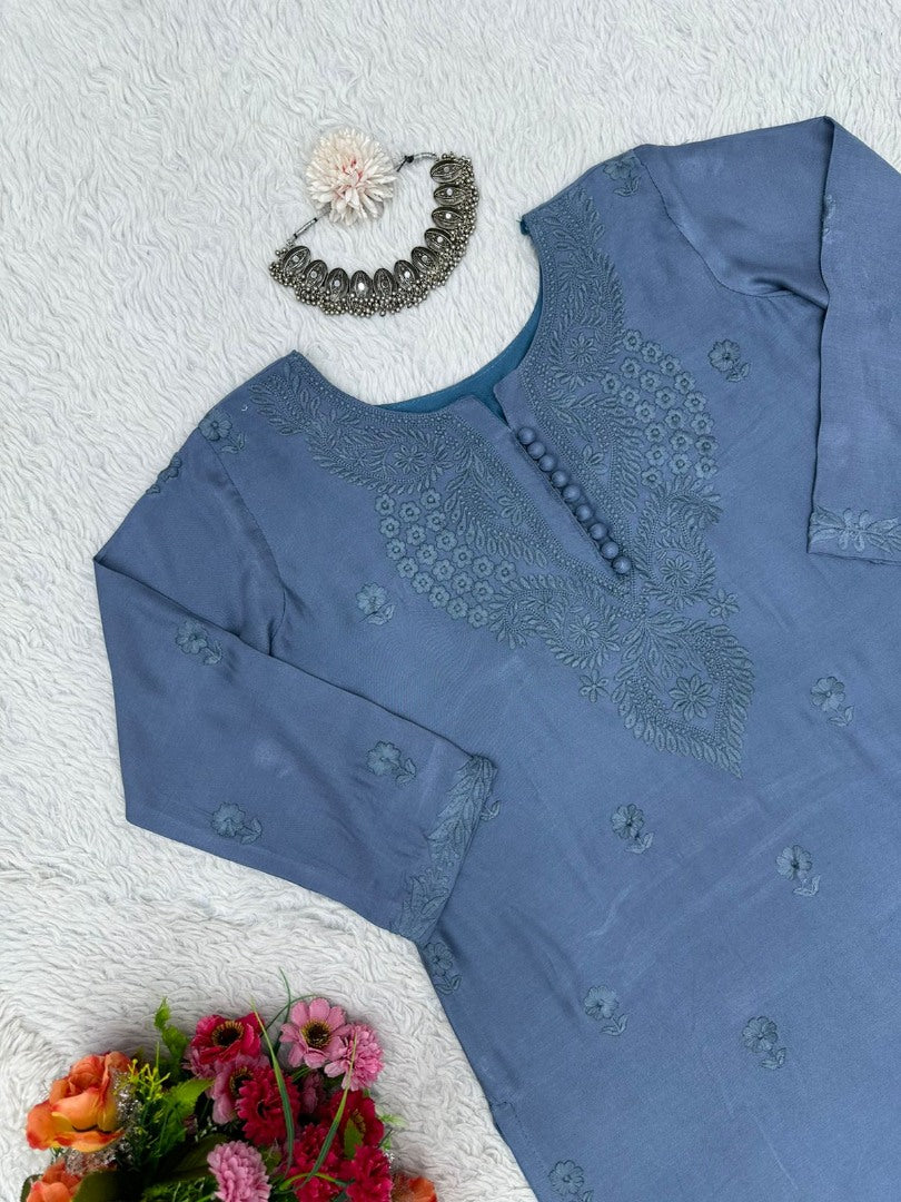 Grey muslin thread work pant suit