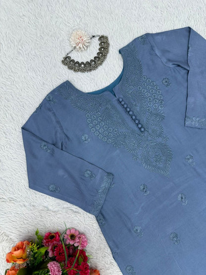 Grey muslin thread work pant suit