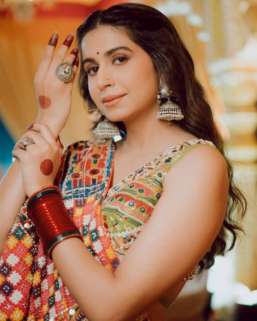 Kinjal dave green gujarati garba navratri lehenga chaniya choli