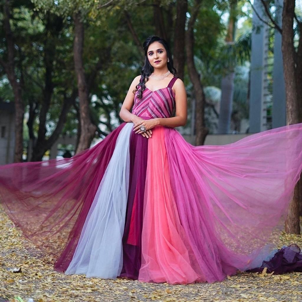 Multicolor soft net gown