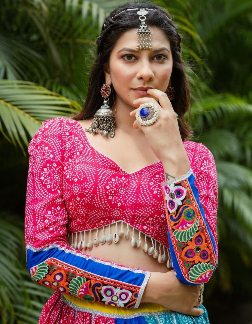 Pink print and mirror work gujarati garba navratri ghagra lehenga chaniya choli