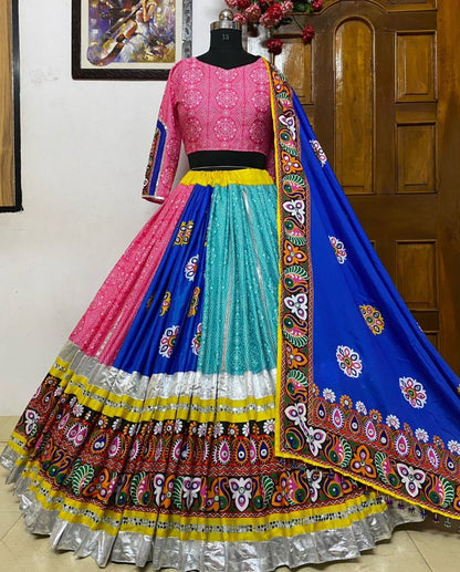 Pink print and mirror work gujarati garba navratri ghagra lehenga chaniya choli