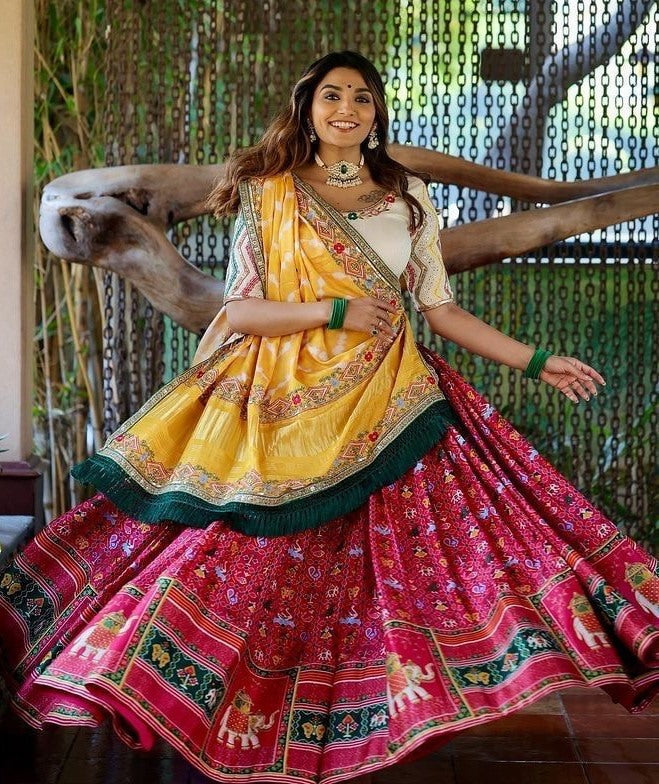 Pink print and mirror work gujarati garba navratri lehenga chaniya choli