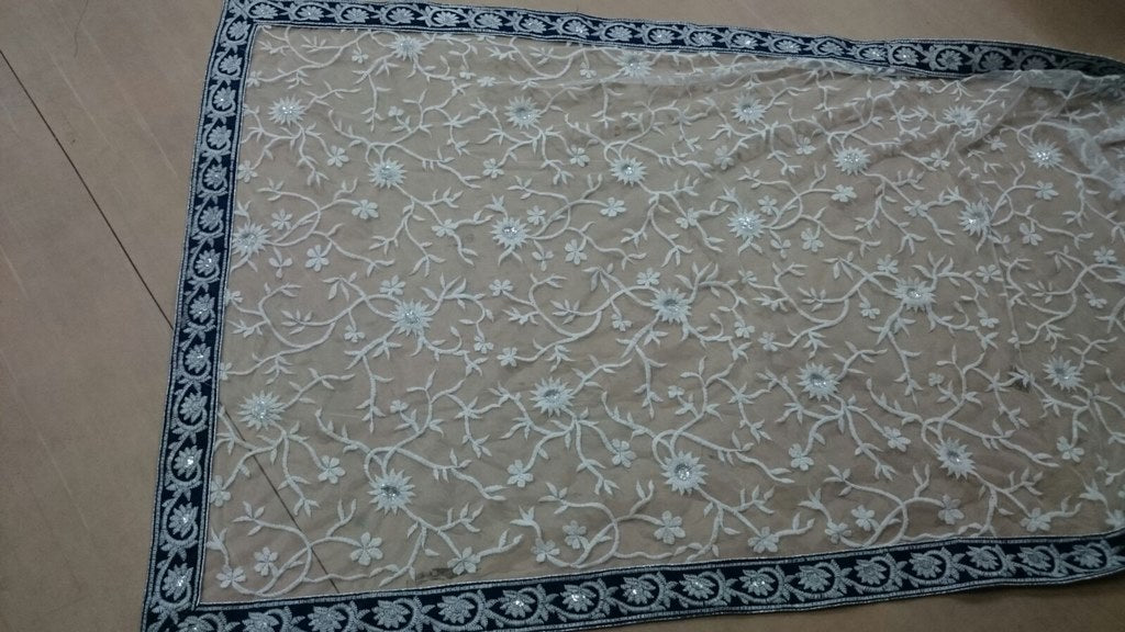 Priyanka ifa award white saree with velvet blouse