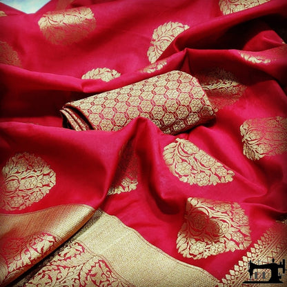 red heavy banarasi silk bollywood wedding saree