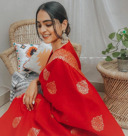 Red lichi silk jacquard weaving work wedding saree