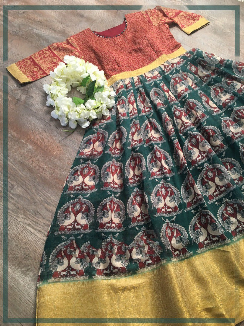 Soft cotton weaving design printed gown