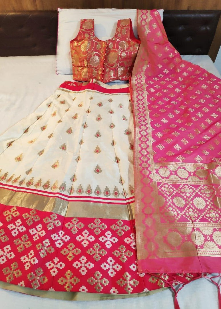 White brocade silk lehenga with banarasi dupatta