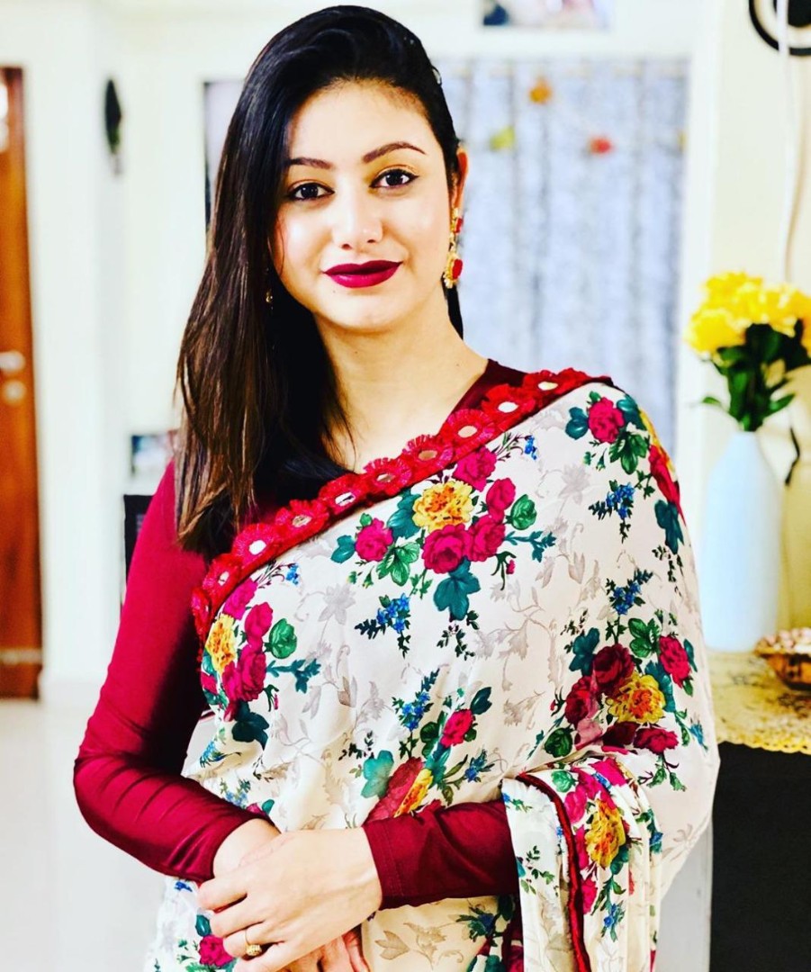 White heavy georgette flower printed saree