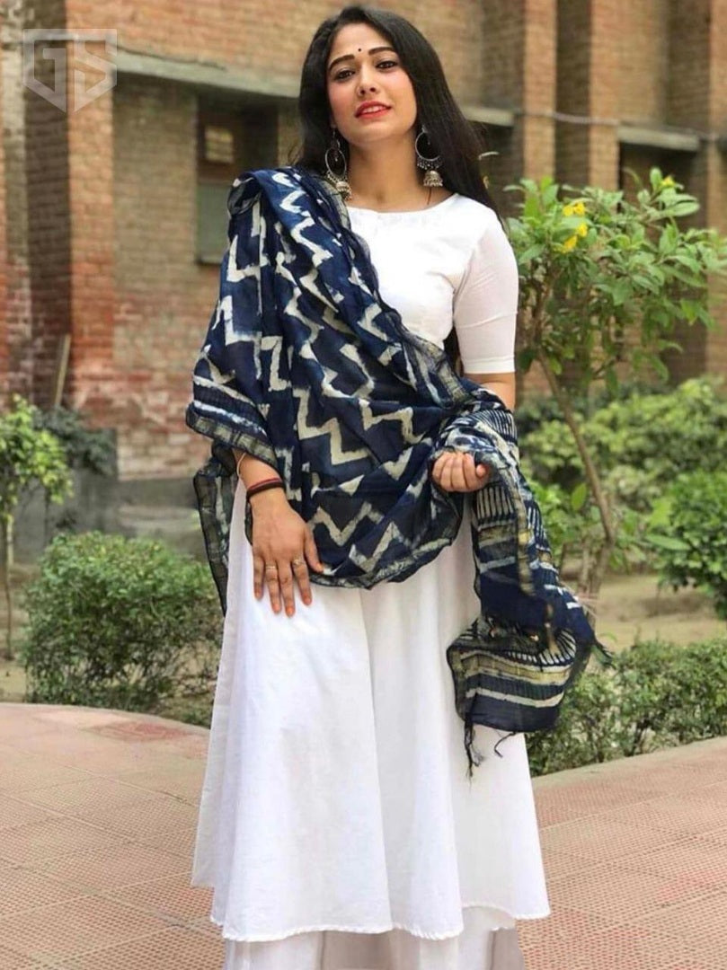White heavy reyon cotton kurti with printed dupatta